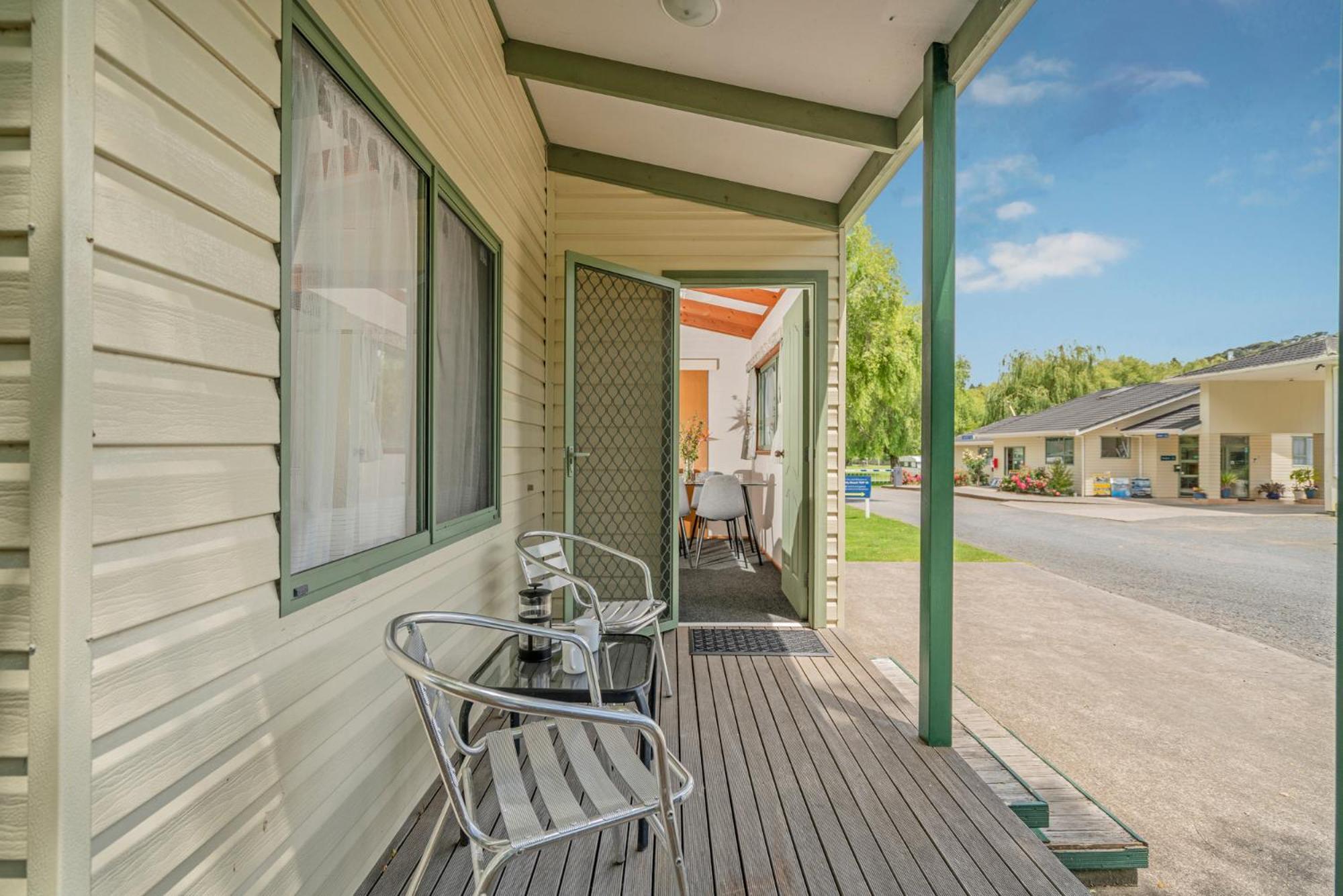 Coromandel Shelly Beach Top 10 Holiday Park Hotel Room photo