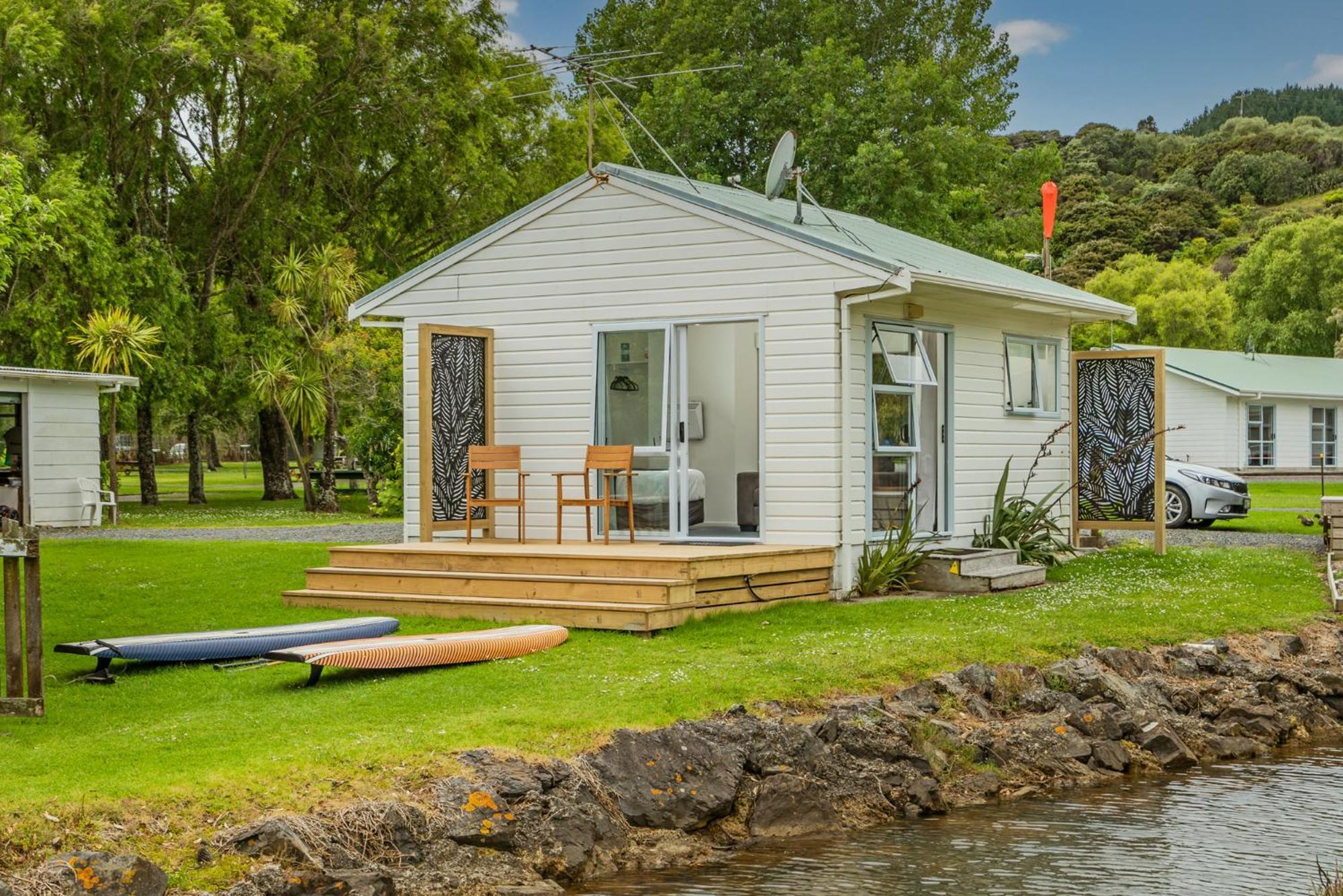 Coromandel Shelly Beach Top 10 Holiday Park Hotel Room photo