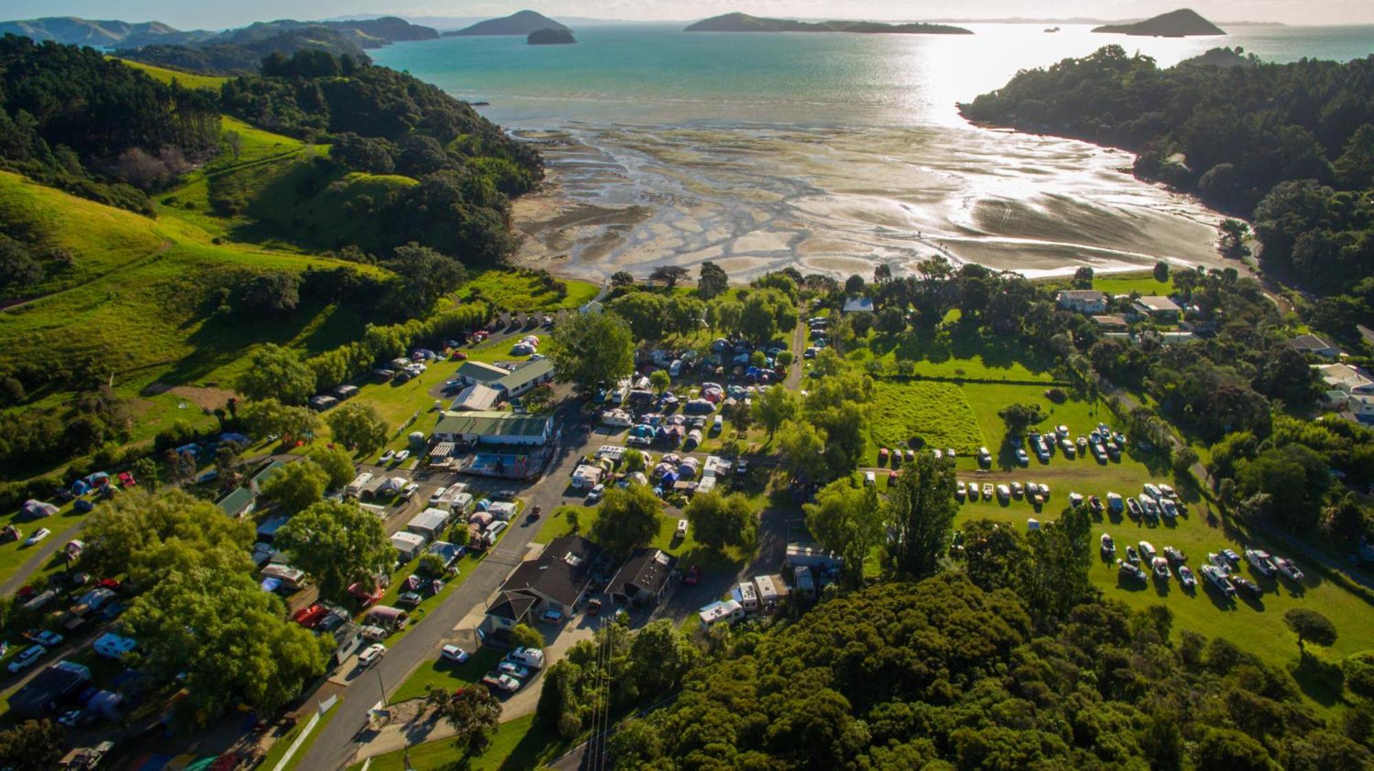 Coromandel Shelly Beach Top 10 Holiday Park Hotel Exterior photo